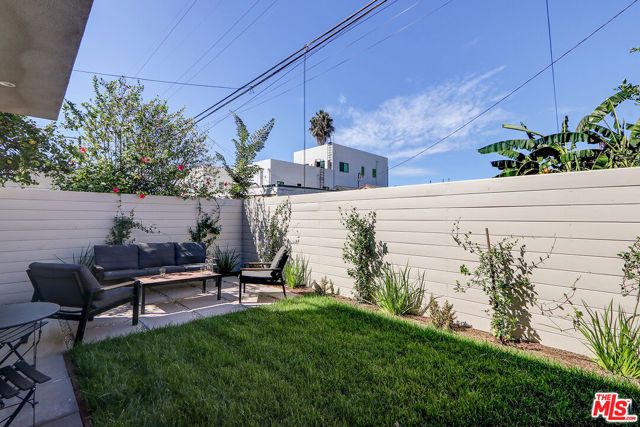 2813 12th Ave, Los Angeles, CA 90018