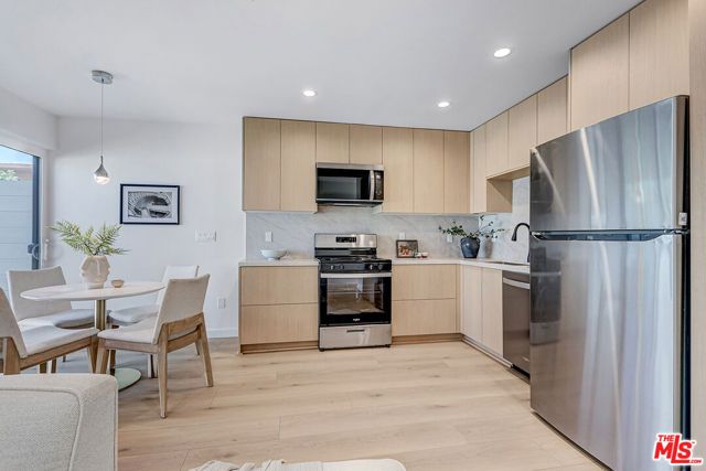 2813 12th Ave, Los Angeles, CA 90018
