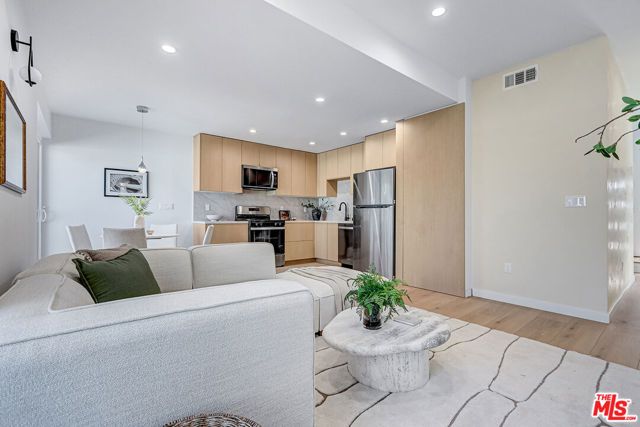 2813 12th Ave, Los Angeles, CA 90018