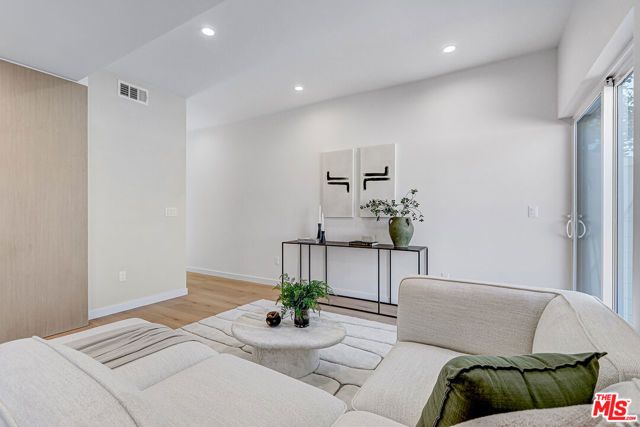 2813 12th Ave, Los Angeles, CA 90018