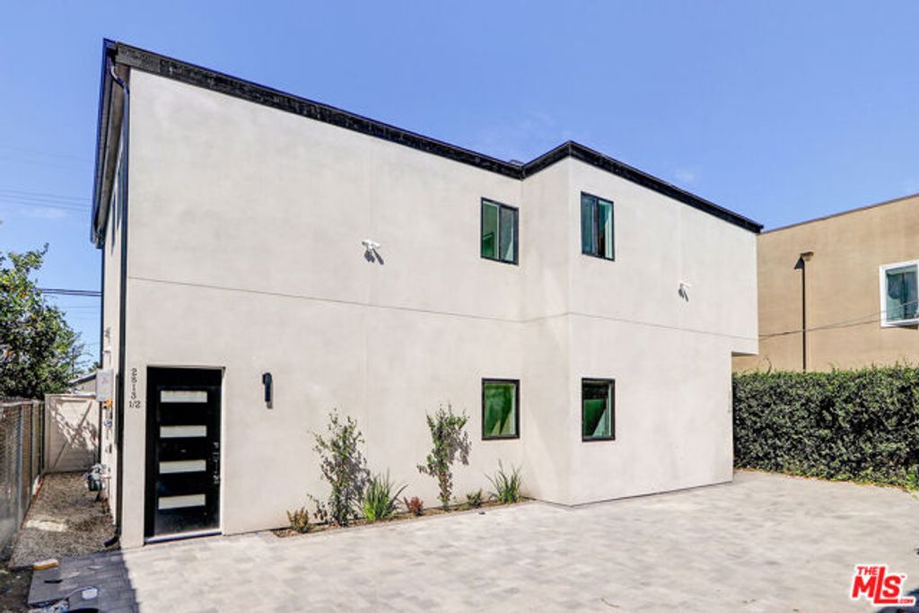 2813 12th Ave, Los Angeles, CA 90018
