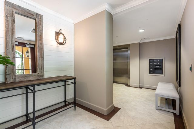 3960 N Flagler Dr 206, West Palm Beach, FL 33407