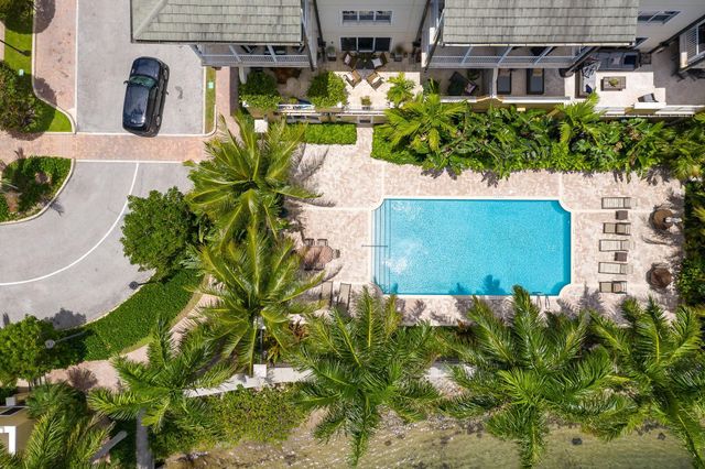 3960 N Flagler Dr 206, West Palm Beach, FL 33407
