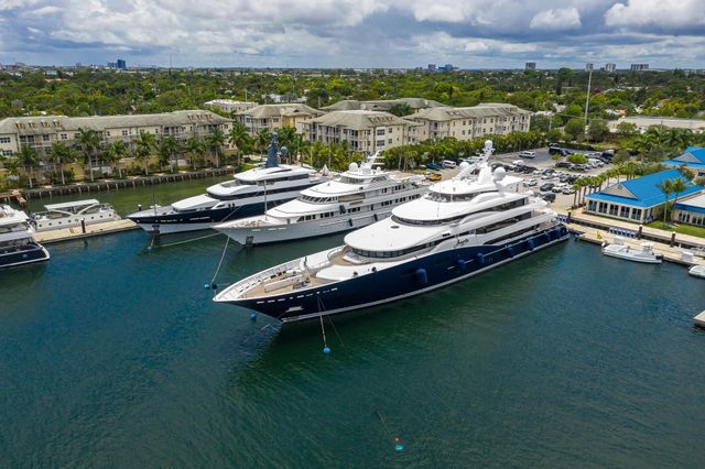 3960 N Flagler Dr 206, West Palm Beach, FL 33407