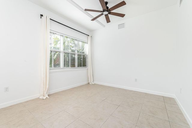 3960 N Flagler Dr 206, West Palm Beach, FL 33407