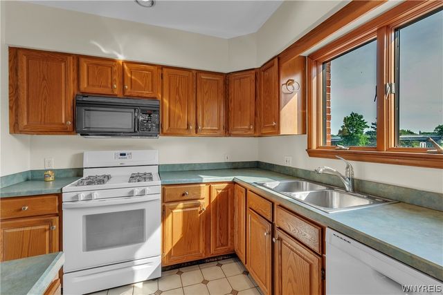 418 Lakefront Boulevard, Buffalo, NY 14202