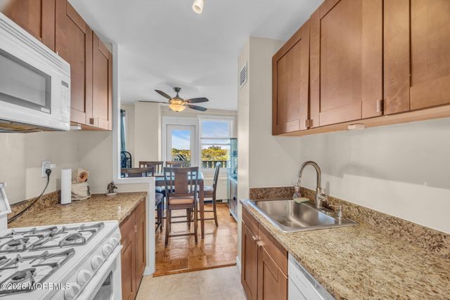 510 Deal Lake Drive 6B, Asbury Park, NJ 07712