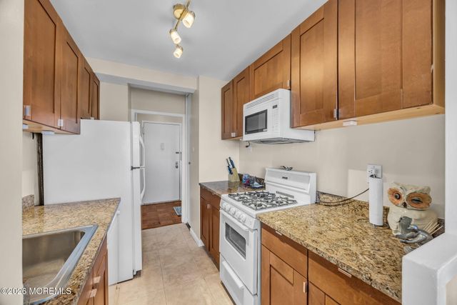 510 Deal Lake Drive 6B, Asbury Park, NJ 07712
