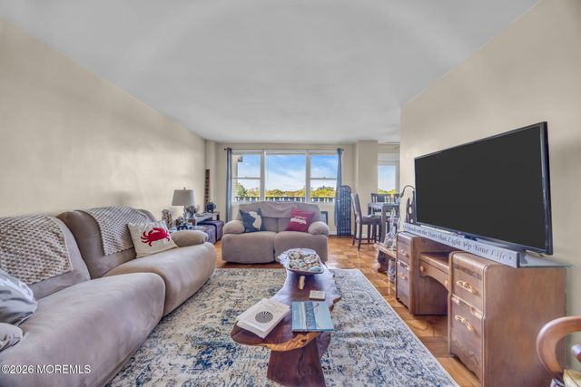 510 Deal Lake Drive 6B, Asbury Park, NJ 07712