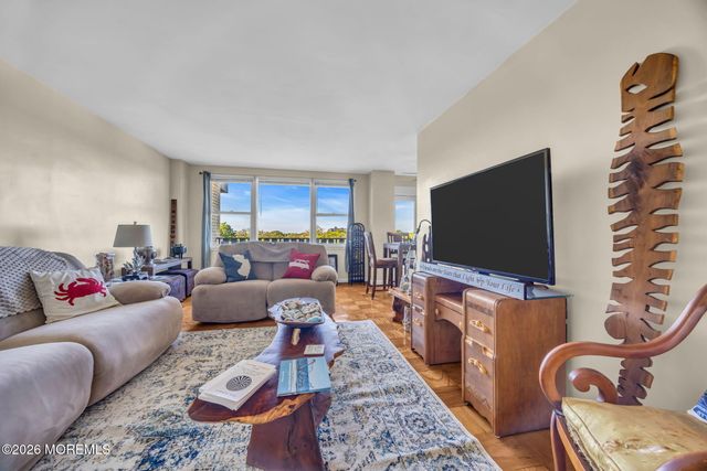 510 Deal Lake Drive 6B, Asbury Park, NJ 07712