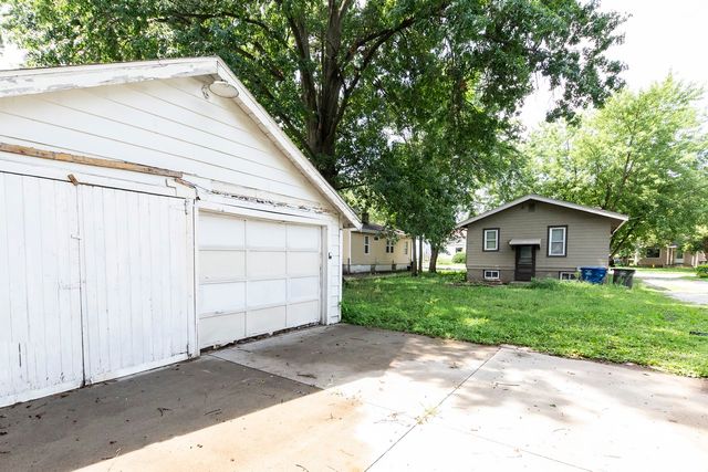 4033 2nd Avenue, Des Moines, IA 50313
