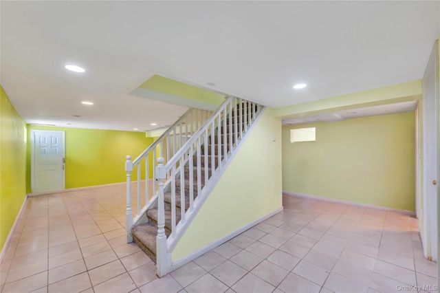 374 Rockaway Parkway, Valley Stream, NY 11580