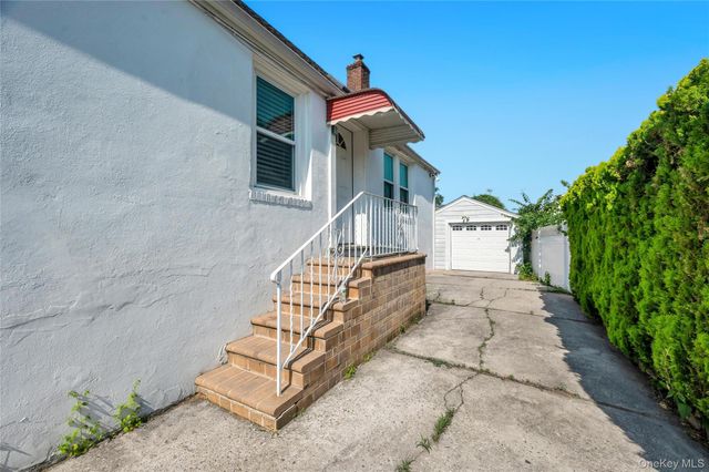 374 Rockaway Parkway, Valley Stream, NY 11580