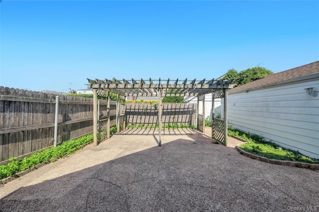 374 Rockaway Parkway, Valley Stream, NY 11580