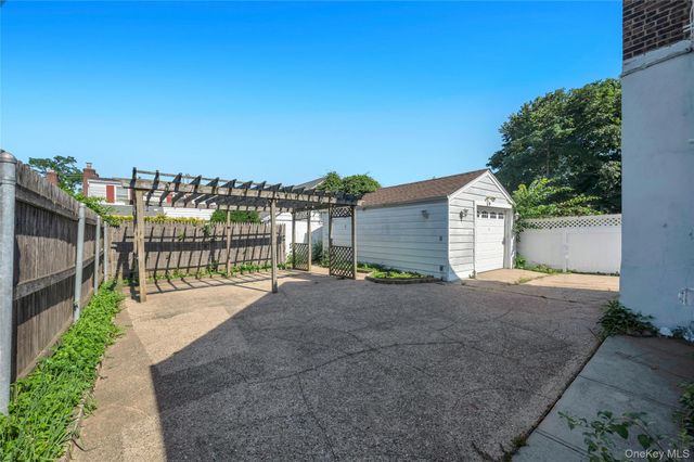 374 Rockaway Parkway, Valley Stream, NY 11580