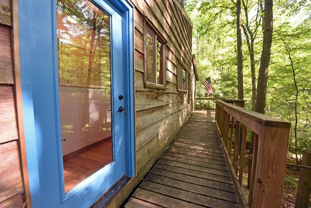214 Sourwood Drive, Blue Ridge, GA 30513