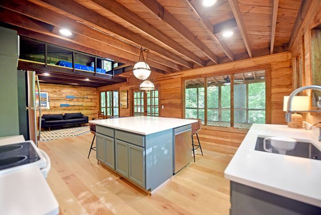 214 Sourwood Drive, Blue Ridge, GA 30513