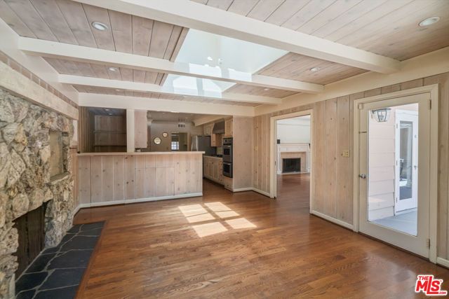 1119 Schuyler Road, Beverly Hills, CA 90210