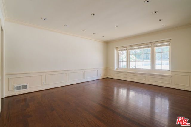 1119 Schuyler Road, Beverly Hills, CA 90210