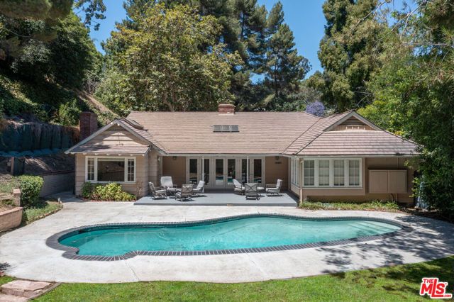 1119 Schuyler Road, Beverly Hills, CA 90210