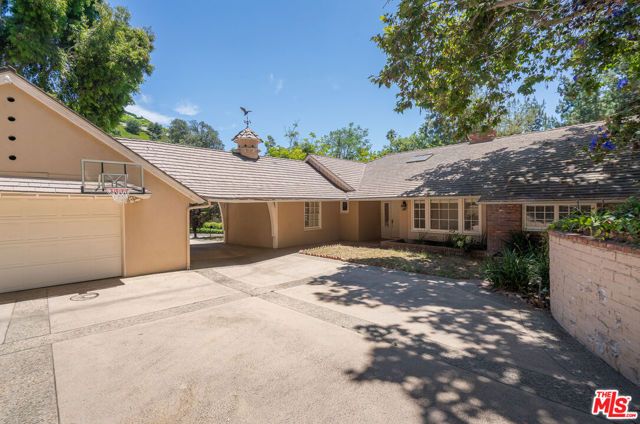 1119 Schuyler Road, Beverly Hills, CA 90210