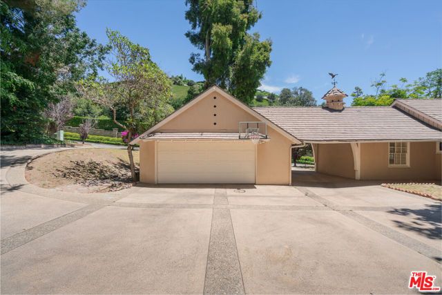 1119 Schuyler Road, Beverly Hills, CA 90210