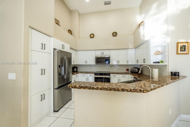 930 NW 197th Avenue, Pembroke Pines, FL 33029