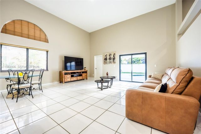 930 NW 197th Avenue, Pembroke Pines, FL 33029