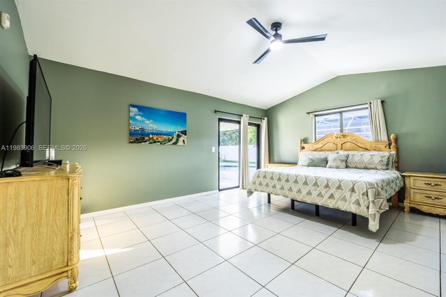 930 NW 197th Avenue, Pembroke Pines, FL 33029