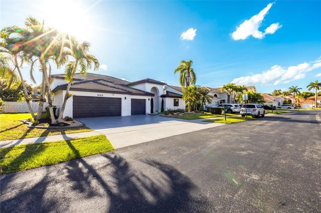 930 NW 197th Avenue, Pembroke Pines, FL 33029