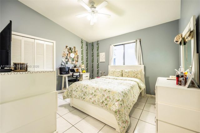 930 NW 197th Avenue, Pembroke Pines, FL 33029