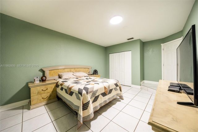930 NW 197th Avenue, Pembroke Pines, FL 33029