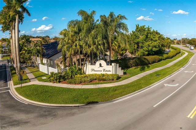 930 NW 197th Avenue, Pembroke Pines, FL 33029