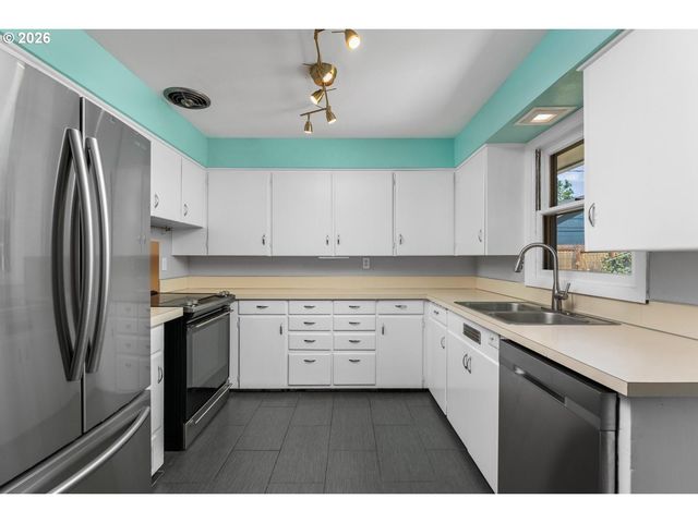 12903 Se RHONE St, Portland, OR 97236