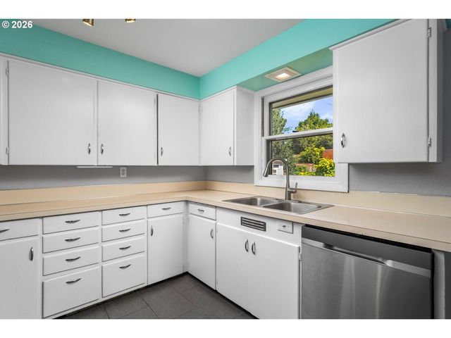 12903 Se RHONE St, Portland, OR 97236
