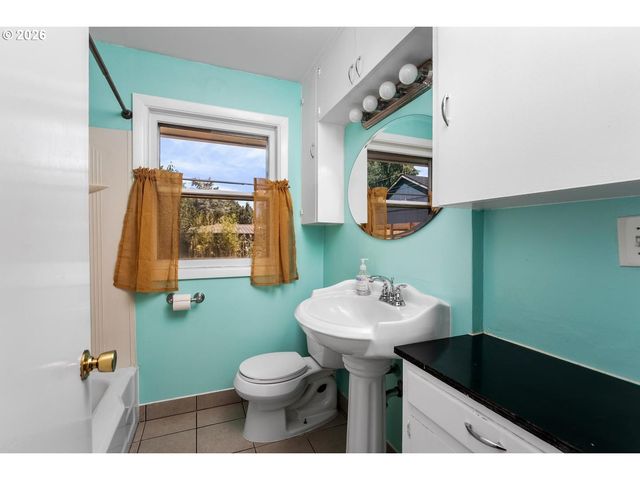 12903 Se RHONE St, Portland, OR 97236