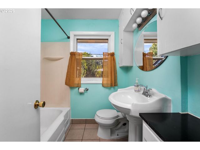 12903 Se RHONE St, Portland, OR 97236