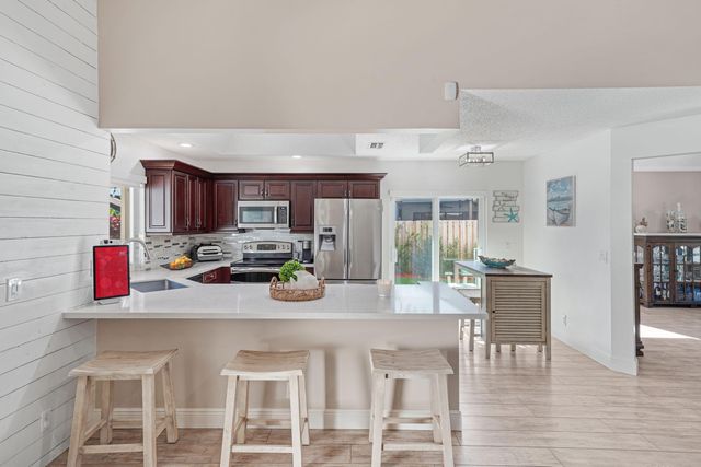 1872 NW 109th Avenue, Plantation, FL 33322