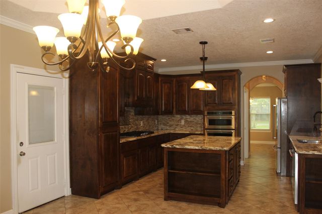 19914 S Plantation Estates Drive, Porter, TX 77365