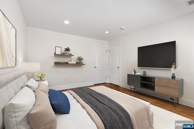 535 7th Street B, Palisades Park, NJ 07650