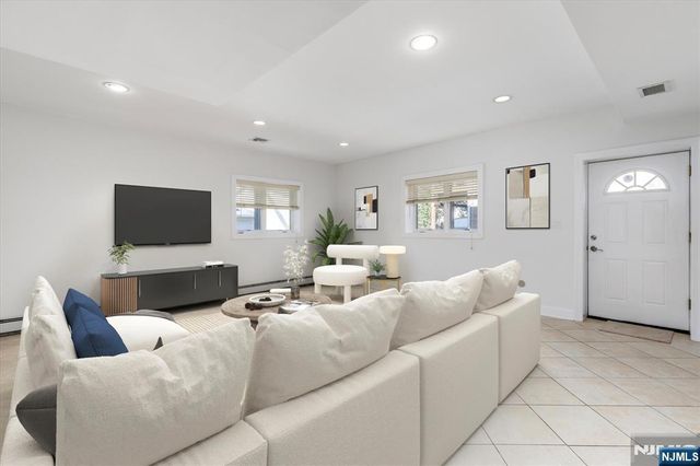 535 7th Street B, Palisades Park, NJ 07650