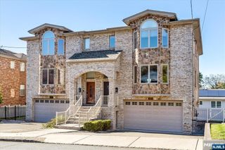 535 7th Street B, Palisades Park, NJ 07650