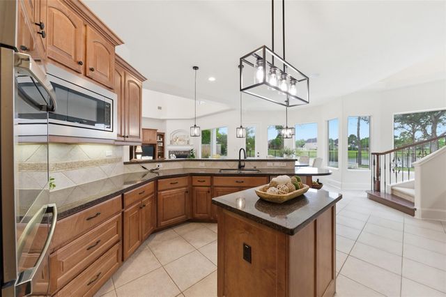 11512 Watercastle Court, Pearland, TX 77584