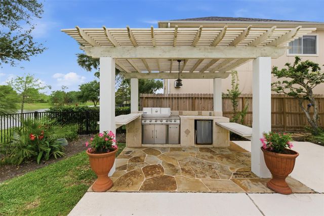 11512 Watercastle Court, Pearland, TX 77584