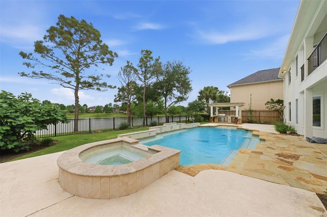 11512 Watercastle Court, Pearland, TX 77584