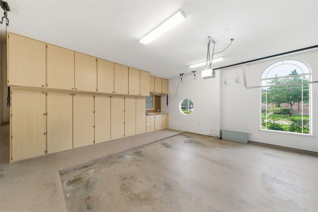 11512 Watercastle Court, Pearland, TX 77584