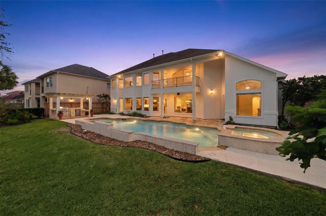 11512 Watercastle Court, Pearland, TX 77584