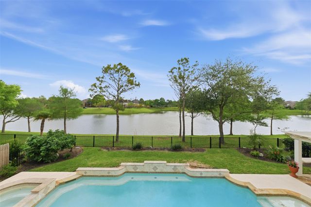 11512 Watercastle Court, Pearland, TX 77584