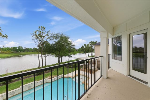 11512 Watercastle Court, Pearland, TX 77584