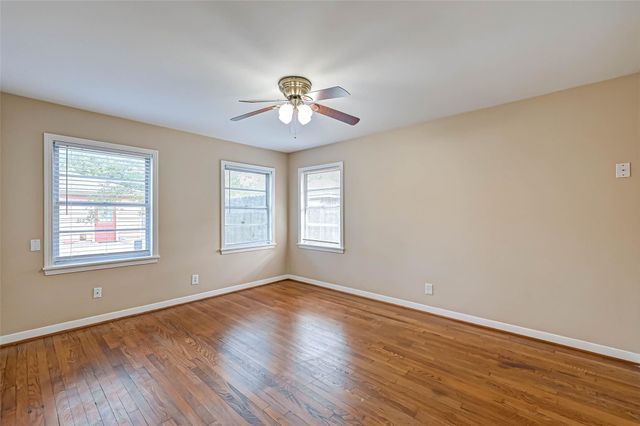 9349 Rosstown Way, Houston, TX 77080